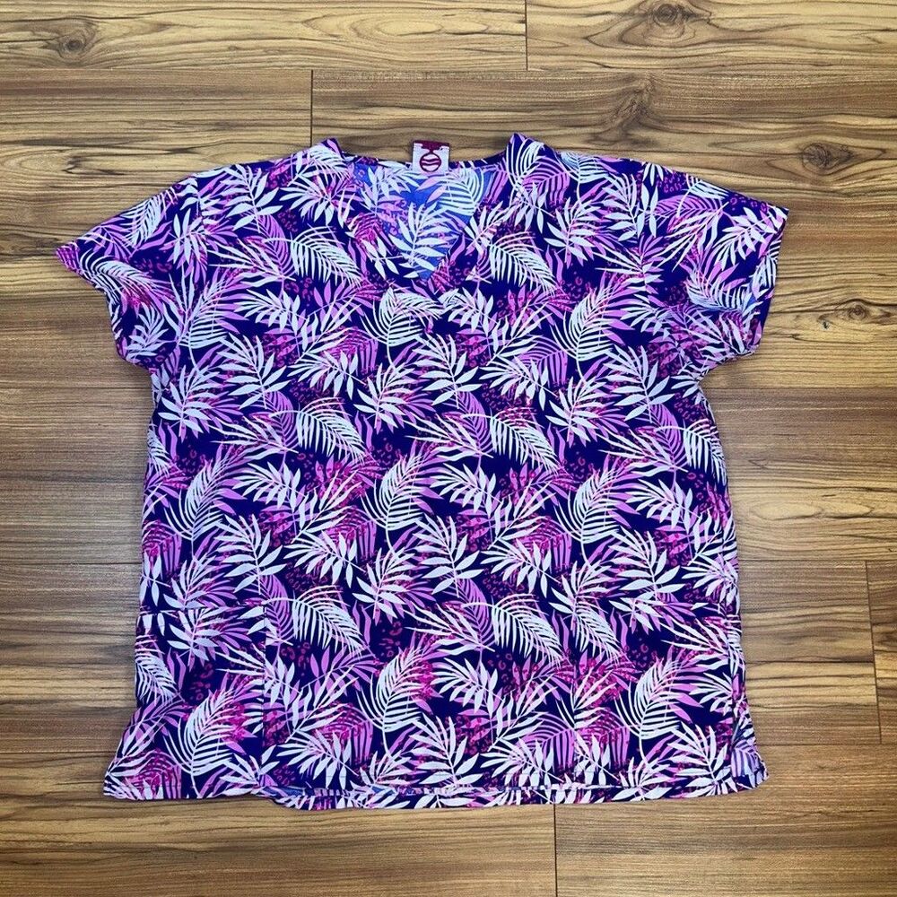Divine Curves Scrub Top Womens 1X Purple Pink Tropical Palm Leaf V-Neck Medical